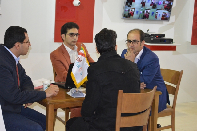 علیرضا پویافر:گزارش اختصاصی یازدهمین نمایشگاه فناوری اطلاعات استان یزد: گفتگوهای کامیتکسی(7)