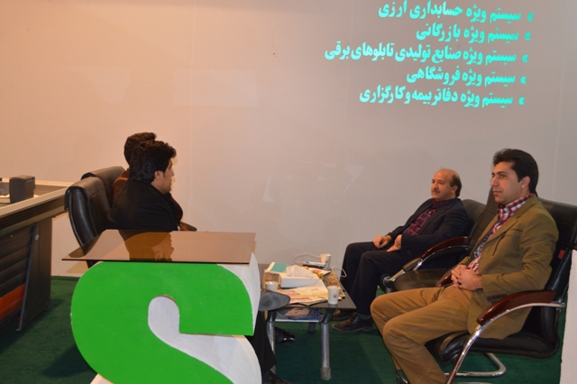 علیرضا پویافر:گزارش اختصاصی یازدهمین نمایشگاه فناوری اطلاعات استان یزد: گفتگوهای کامیتکسی(7)