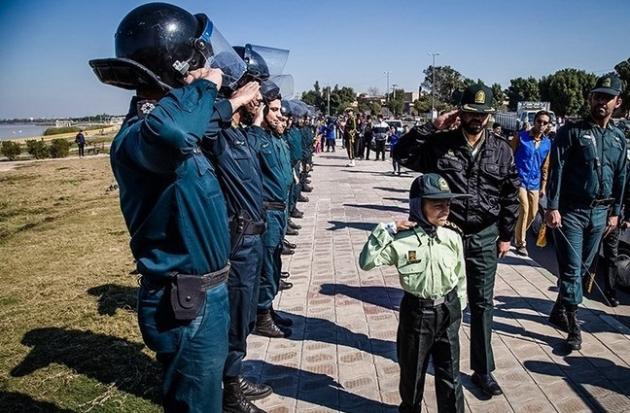 یزدفردا : پلیس کودک سرطانی را به آروزی پلیس شدن رساند