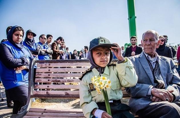 یزدفردا : پلیس کودک سرطانی را به آروزی پلیس شدن رساند