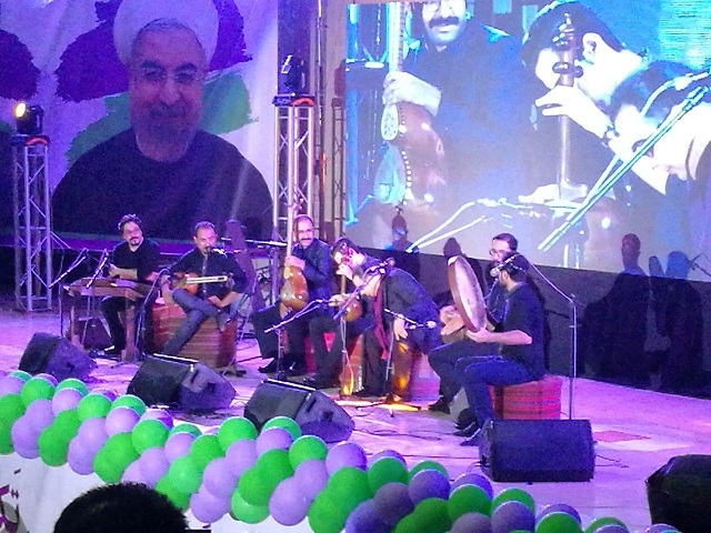 محمد حسین تقوایی زحمتکش - یزد فردا -گزارش تصویری:"تَکرار حضور"   جشن بزرگ حامیان دکتر حسن روحانی در یزد 