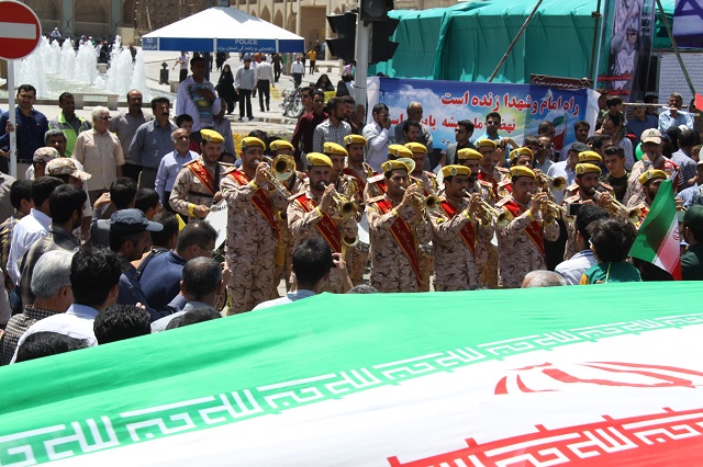 محمد حسین تقوایی زحمتکش : یزدفردا : گزارش تصویری اختصاصی: حواشی راهپیمای روز جهانی قدس در یزد