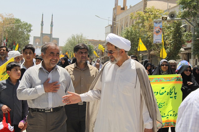 محمد حسین تقوایی زحمتکش : یزدفردا : گزارش تصویری اختصاصی: حواشی راهپیمای روز جهانی قدس در یزد