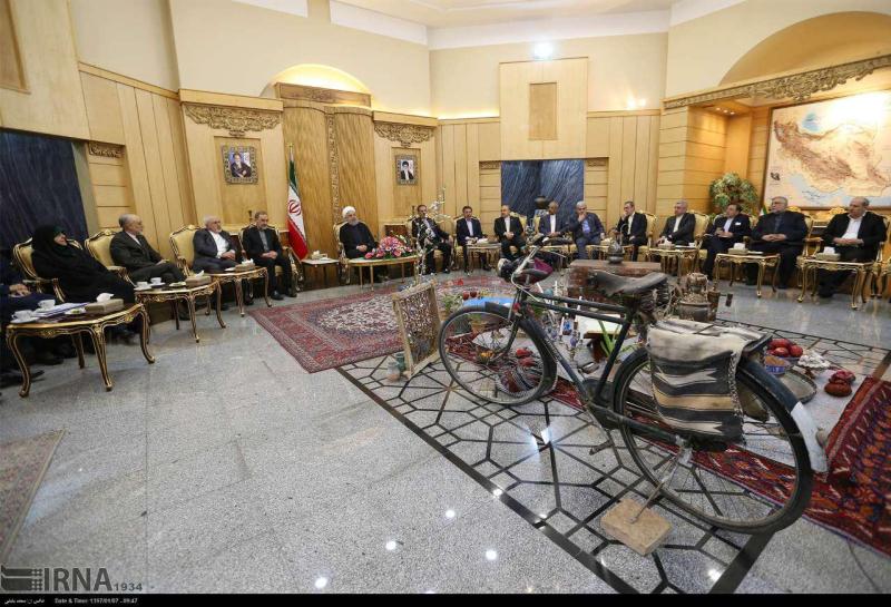 محمد حسین تقوایی زحمتکش - یزدفردا - ونوس عامری - سفره هفت سین شورای اسلامی شهر یزد پاویون ریاست جمهوری پاویون سفرا  حسن روحانی 