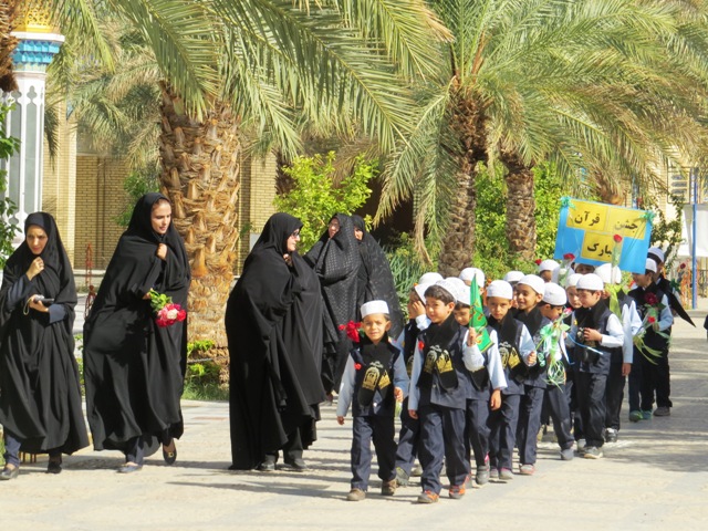 جشن شكوفايي قران در طبس برگزار شد + تصاوير http://www.yazdfarda.com/media/news_gal/file_70596.jpeg