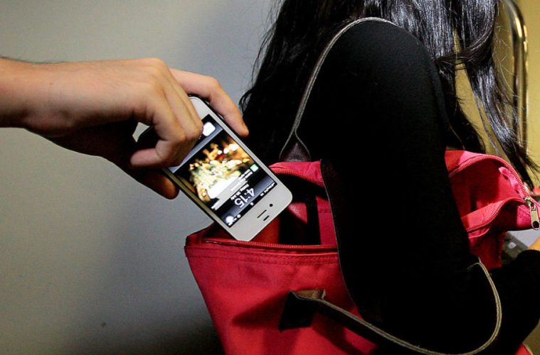انهدام باند سارقان موبایل قاپ در یزد  