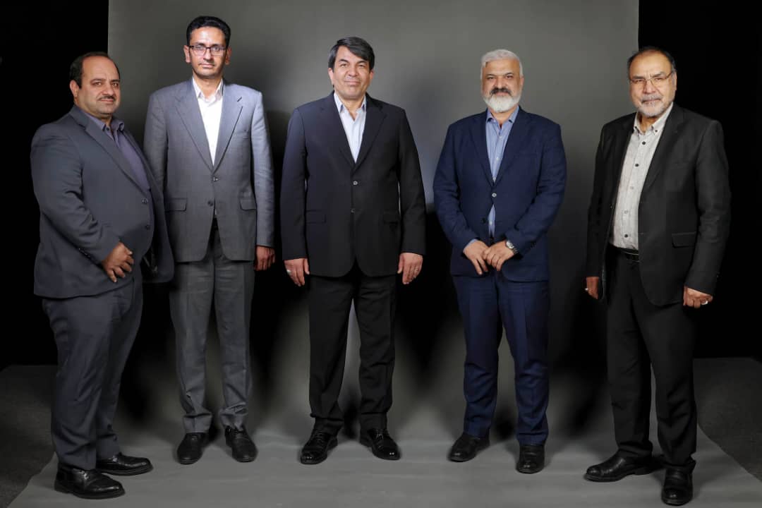 باید پیوندهای میان حاکمیت و مردم حفظ و تقویت شود باید پیوندهای میان حاکمیت و مردم حفظ و تقویت شود