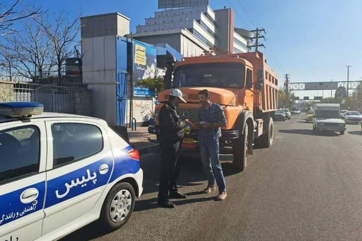 ممنوعیت تردد وسایل نقلیه سنگین در محور مهریز- کنجکوه از ابتدای آذر