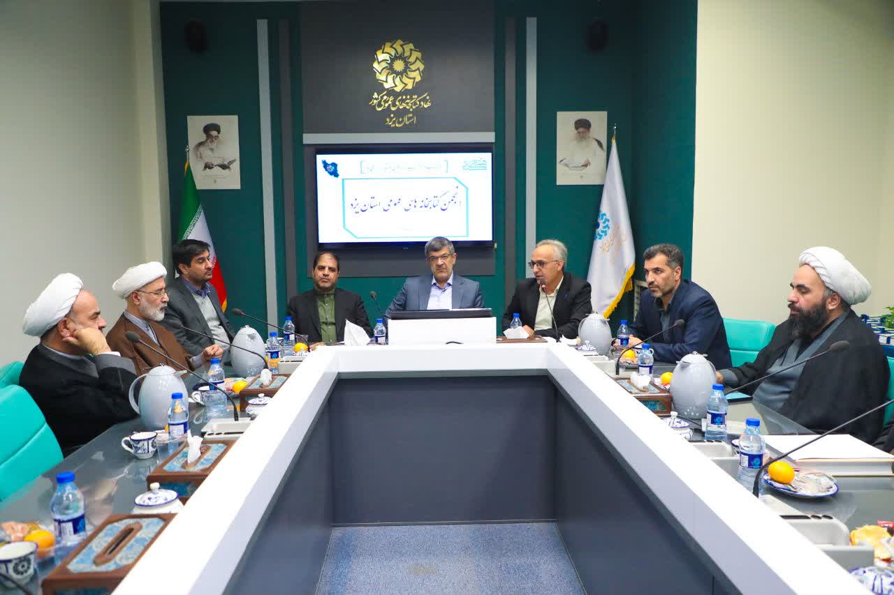 فعالیت در حوزه کتاب و کتابخوانی باعث خودساختگی فعالان این عرصه میشود فعالیت در حوزه کتاب و کتابخوانی باعث خودساختگی فعالان این عرصه میشود