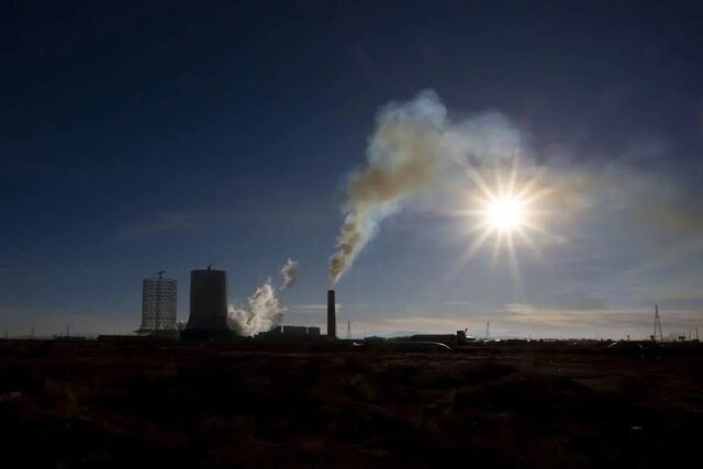 مصرف غیرقانونی سوخت مازوت در کارخانجات استان یزد مصرف غیرقانونی سوخت مازوت در کارخانجات استان یزد