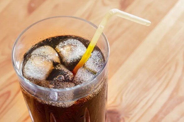 با مصرف روزانه نوشابه رژیمی چه اتفاقی برای کبدتان می‌افتد؟