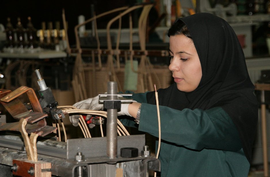 مشارکت ۱۷.۹ درصدی زنان یزدی در اقتصاد