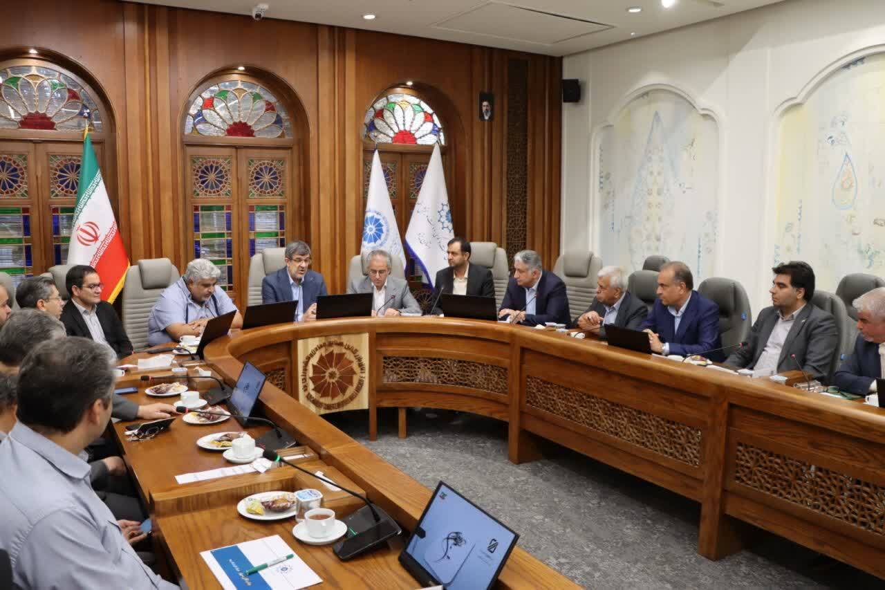 تأکید بر رفع موانع ارزی و بانکی صادرکنندگان در نشست گفتگوی دولت و بخش خصوصی یزد
