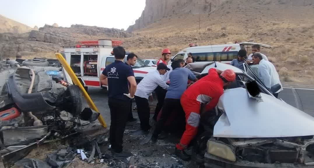 تصادف مرگبار در محور مهریز ـ تنگچنار؛ ۳ نفر جان باختند تصادف مرگبار در محور مهریز ـ تنگچنار؛ ۳ نفر جان باختند