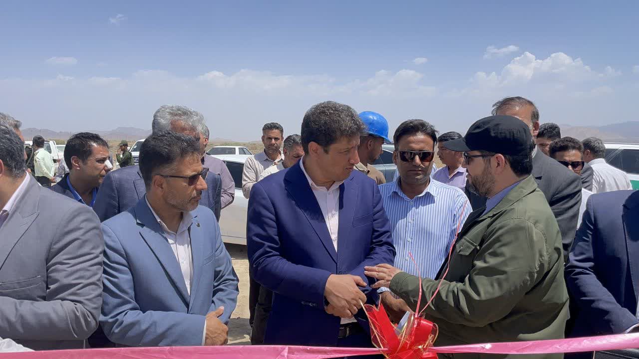۲.۷ همت پروژه زیرساختی و اقتصادی در ارزوئیه با حضور معاون اقتصادی استاندار کرمان افتتاح و کلنگ‌زنی شد
