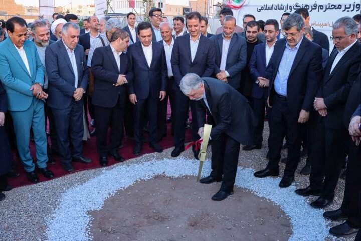 گردشگری پیشران دیپلماسی فرهنگی است/ یزد؛ شهری زنده با ظرفیتهای بینظیر جهانیست گردشگری پیشران دیپلماسی فرهنگی است/ یزد؛ شهری زنده با ظرفیتهای بینظیر جهانیست