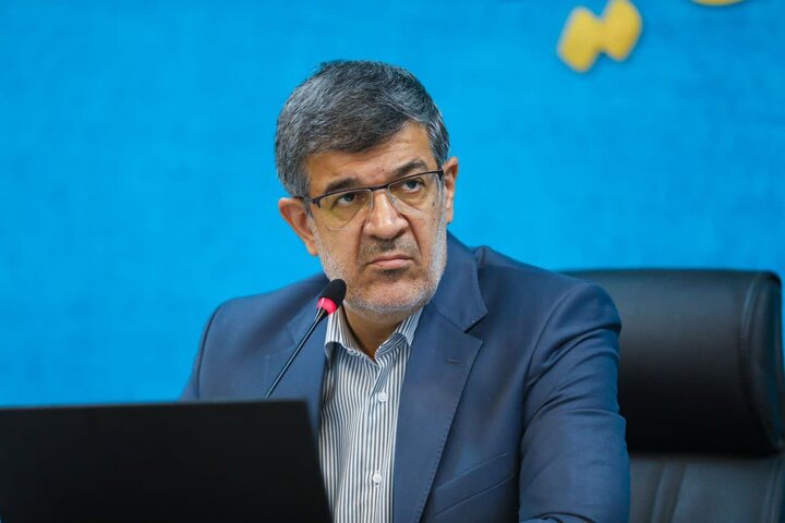 مردم نباید برای دریافت تسهیلات پشت در بانکها بمانند مردم نباید برای دریافت تسهیلات پشت در بانکها بمانند