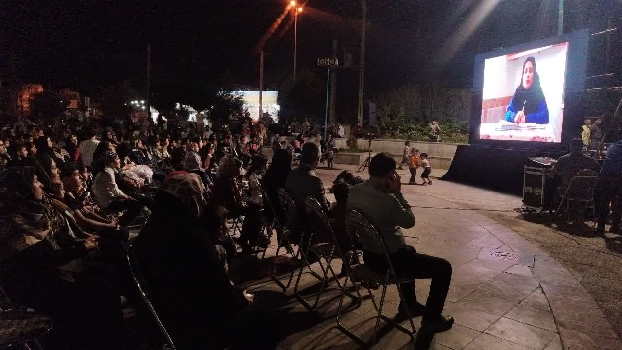 پخش فیلم به مناسبت هفته دفاع مقدس در منطقه آزادشهر