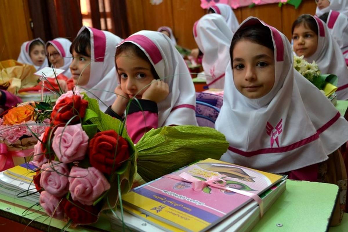 فردا، جشن شکوفه‌ها با حضور بیش از هزار کلاس اولی در بافق