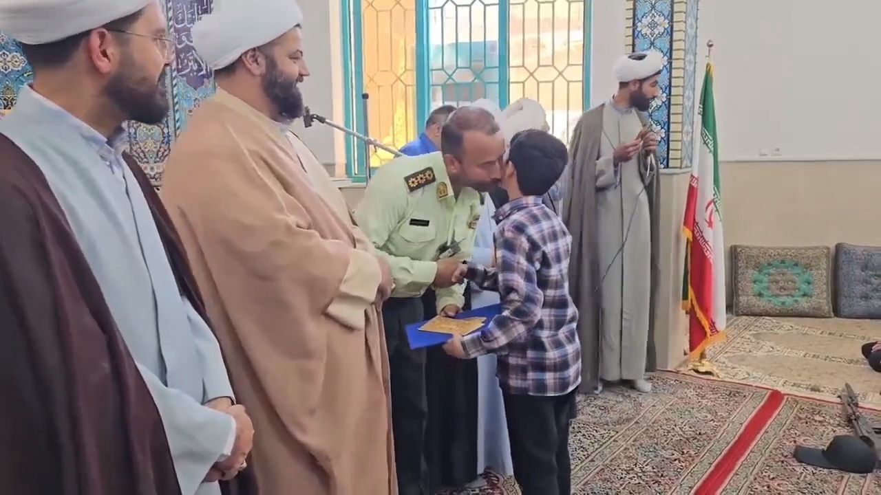 همایش تجلیل از قاریان و حافظان قرآن در شرب العین