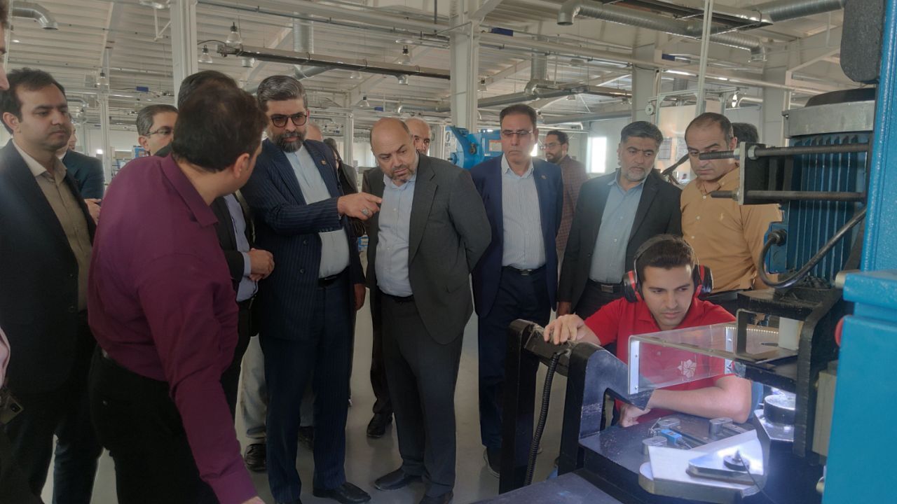 بازگشت بیش از ۶۷۰ واحد راکد صنعتی به چرخه تولید