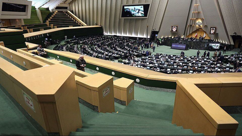 بدهی دولت به پیمانکاران باید در سال اول برنامه تعیین تکلیف شود