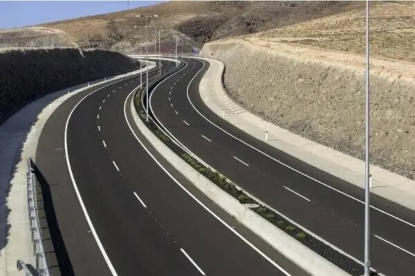 مشکل آزادراه نطنز ـ یزد ـ بندرعباس حل می‌شود