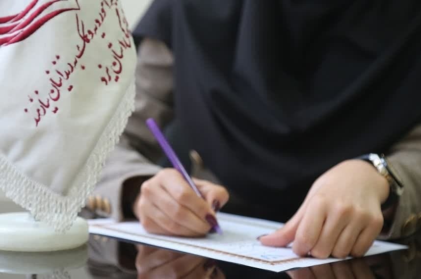 کمک بانوی یزدی به آزادی زندانی