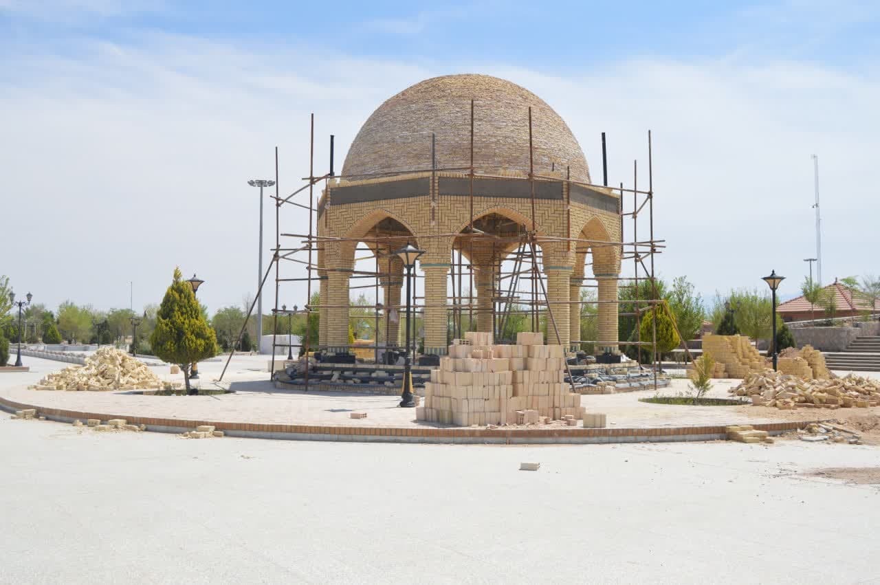 پیشرفت ۸۰ درصدی ساخت یادمان شهید گمنام پارک بزرگ شهر اشکذر