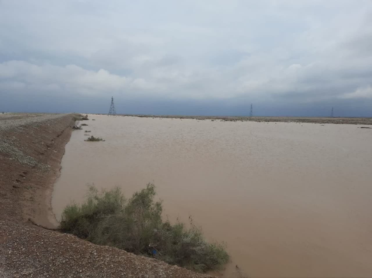 ذخیره ۲ میلیون مترمکعب آب در بند خاکی فهرج