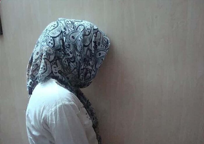 دستبند پلیس ابرکوه بر دست سارق طلاجات