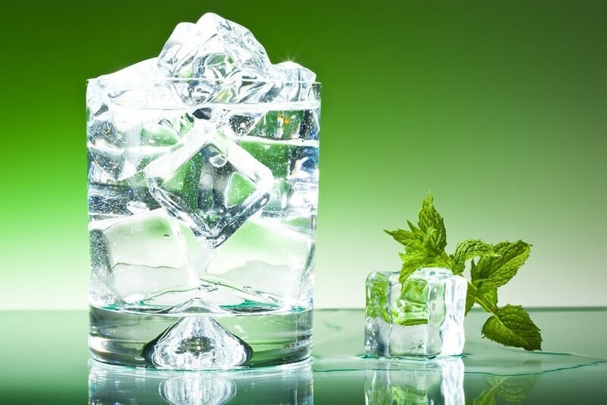 با نوشیدن آب یخ چه اتفاقی در بدن ما می‌افتد؟
