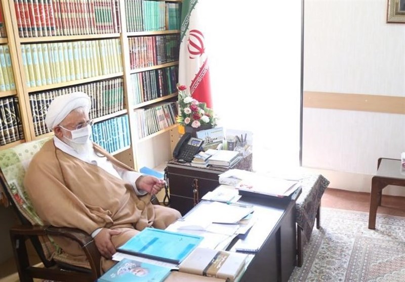 جوانان و نخبگان را به حال خود رها نکنید