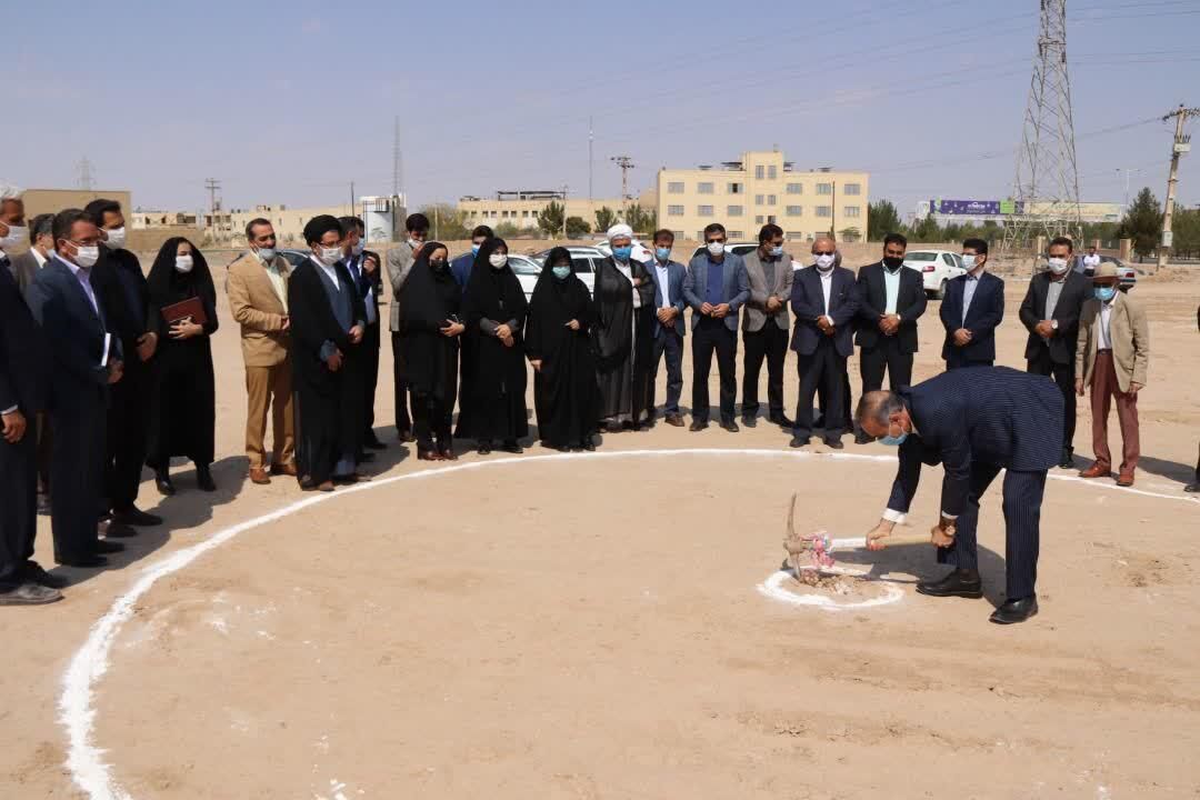 اولین بیمارستان تخصصی دامپزشکی استان یزد کلنگ‌زنی شد