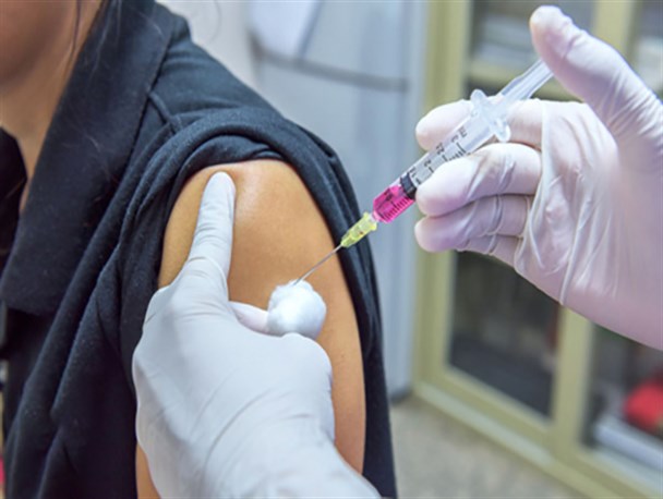 تزریق 4هزار و 700 دوز واکسن آنفولانزا در استان یزد/تمرکز مردم بر رعایت پروتکل ها باشد تا تزریق واکسن