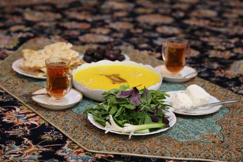 چند توصیه طب ایرانی برای کنترل عطش و یبوست در ایام روزه‌داری