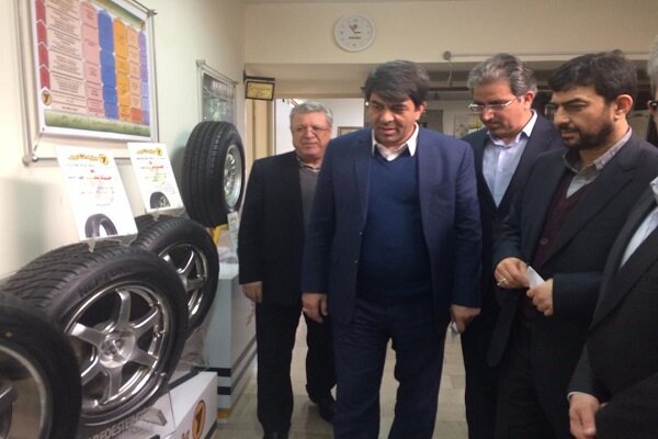 قائم مقام وزیر صنعت،معدن وتجارت از صنایع لاستیک یزد بازدید کرد