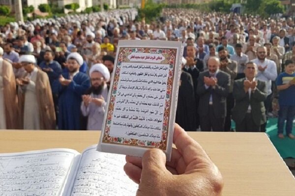 اقامه نماز عید فطر به امامت امام جمعه یزد