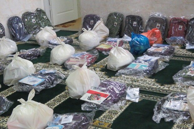 بسته‌های بهداشتی و لوازم التحریر در بهاباد توزیع شد