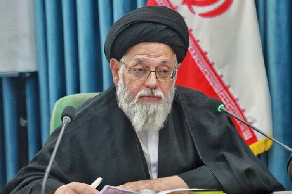 مسئولان رسانه ها را برای مقابله با جنگ ادراکی دشمن حمایت کنند