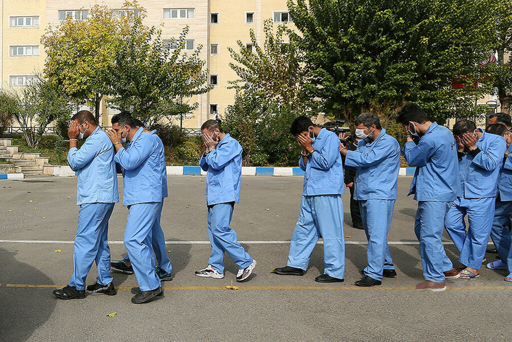 دستگیری ۱۲ سارق در یزد و میبد