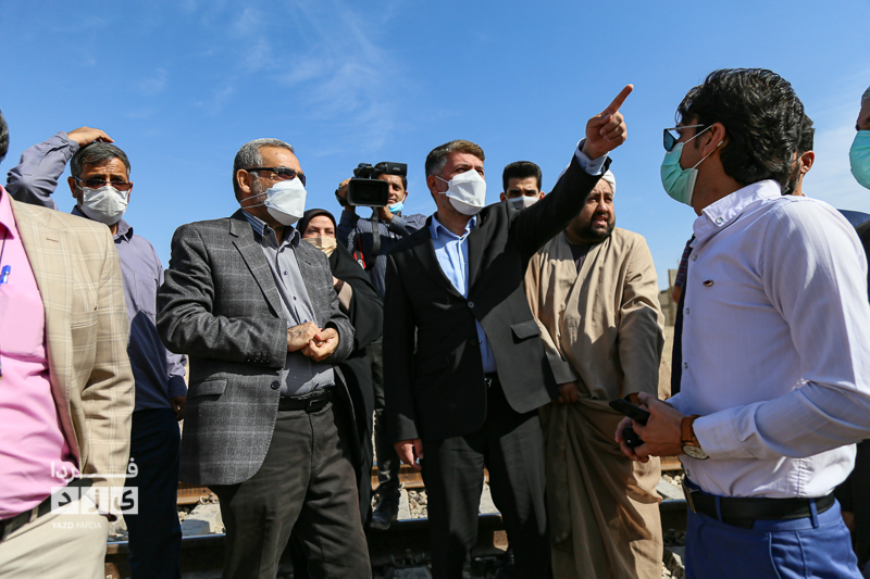 حضور" دکتر مهران فاطمی" استاندار یزد در مناطق اسکان و آزادشهر و دیدار با مردم محله
