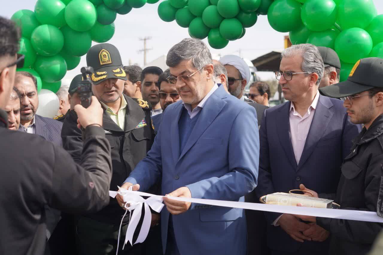 بهره برداری از دستگاه ایکس‌ری در ایستگاه بازرسی شهید مدنی مهریز