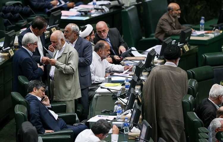 آیا فهرست دارایی مقامات علنی می‌شود؟