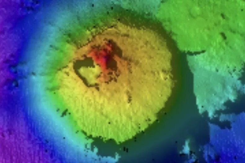 کشف کوهی عظیم که در اعماق اقیانوس پنهان شده