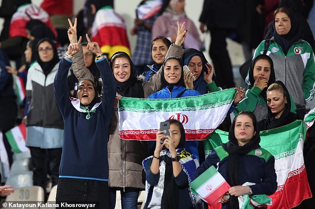 خسرویار: حالا با علاقه زنان به فوتبال با احترام برخورد می شود
