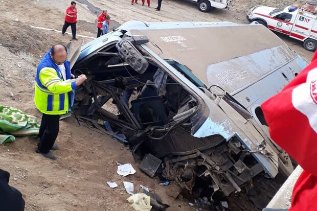 واژگونی اتوبوس در سقزیک کشته و21زخمی برجای گذاشت