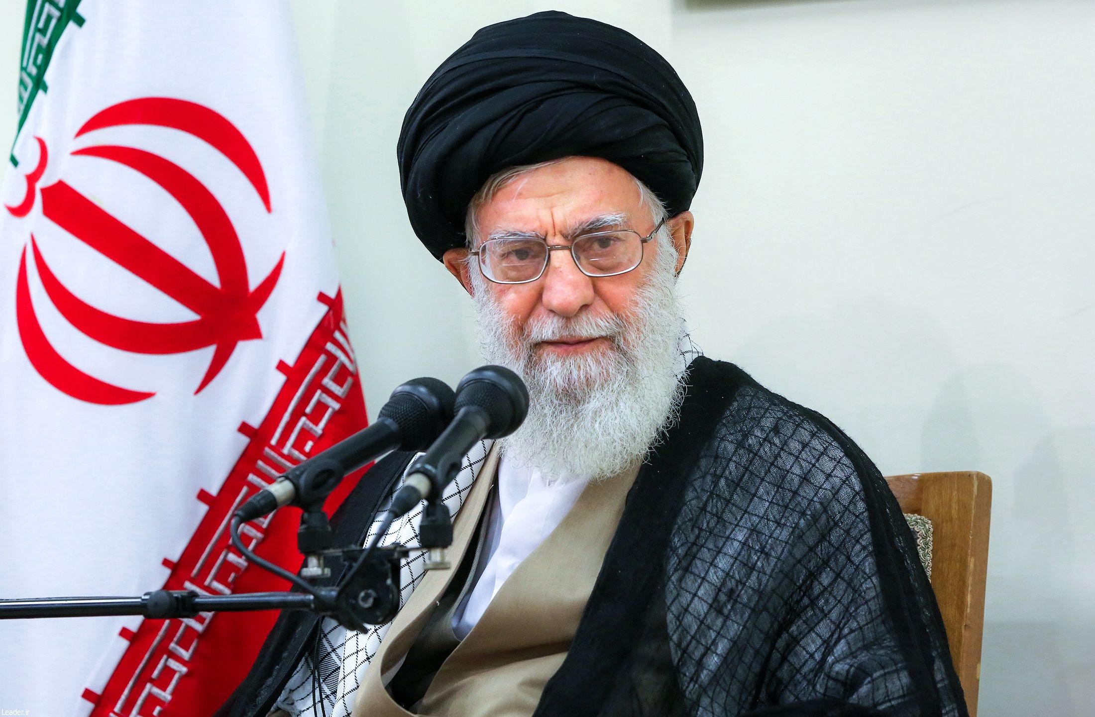 ۲۰ جمله از رهبر انقلاب درباره «معلمان»