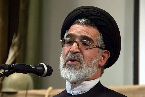 خطیب موقت نماز جمعه یزد: تقوای واجب امروز مشارکت در انتخابات است