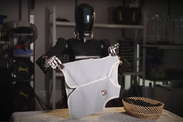 ربات انسان‌نمای «مجیک‌لب» خانه‌داری می‌کند